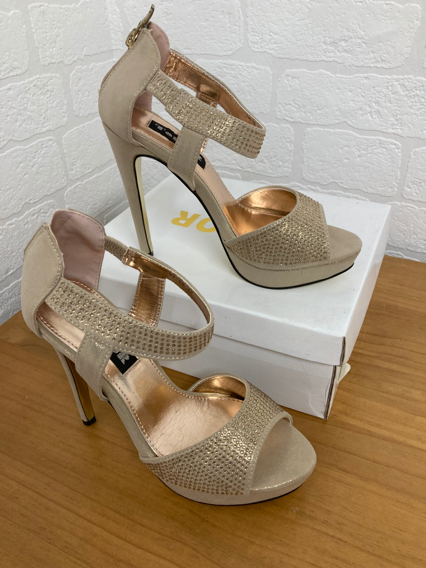 Brand New Gold Sparkle Ankle Strap Heels Open Toe By Top Or size 4