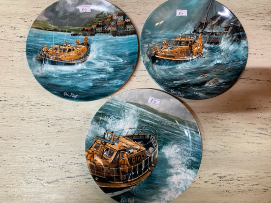 £ Lovely Heroes Of The Sea Display Plates By Minerva Ware Crown Staffordshire