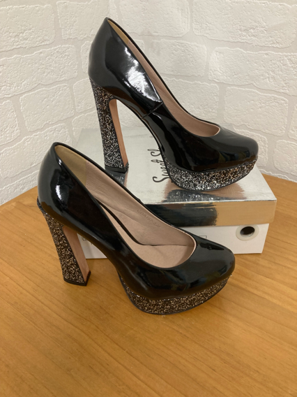 Brand New In Box Black Patent High Heel with Glitter Heel From Sweet Shoes Size 5 (38) (Copy)