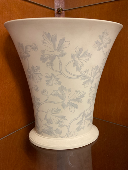 Beautiful Contemporary Wedgewood Interiors Jasperware Etched Floral Earthenware Vase