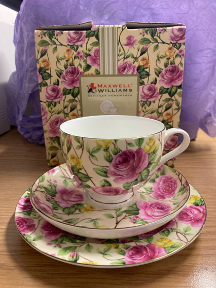 Pretty New in Box Maxwell & Williams Peony Fine Bone China Cup Trio