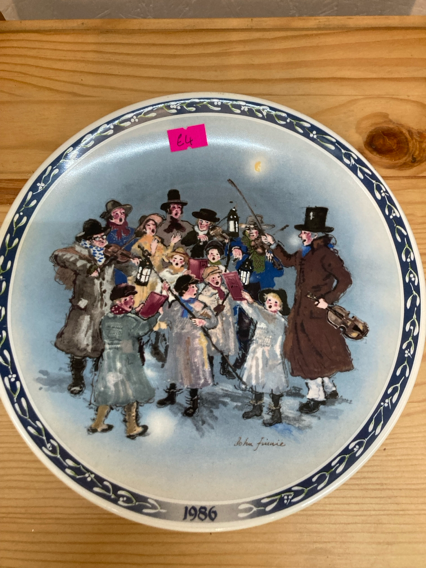 Wedgwood 'The Carolers' 1986 Collectors Plate